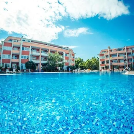 Sunny Private Lägenhet Slăntjev Brjag